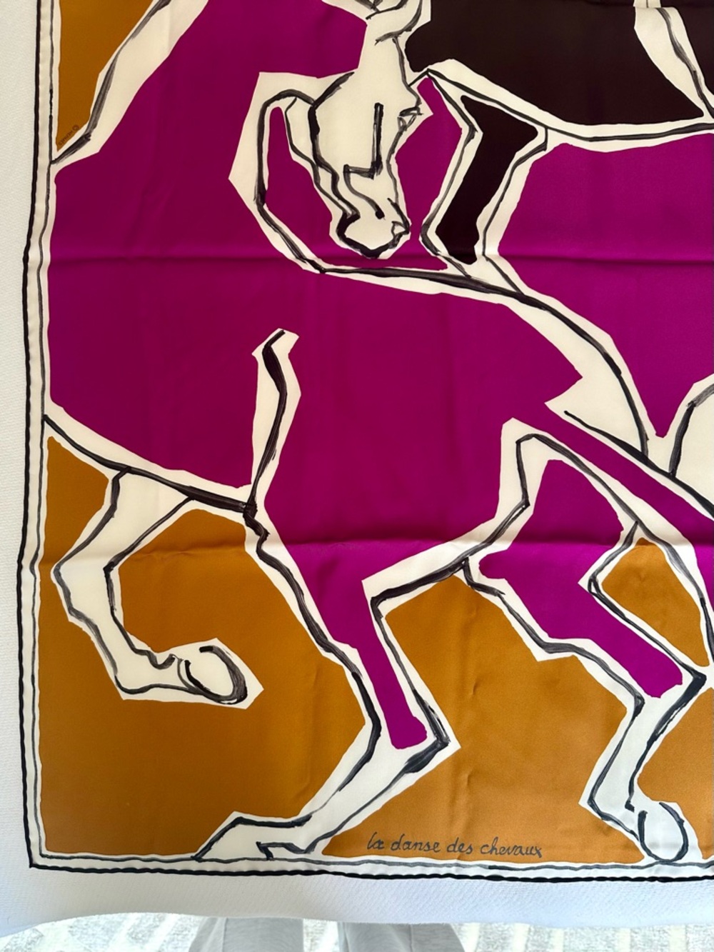 Hermes La Danse des Chevaux Double Face 90 cm Scarf - Like New - Picture 13 of 16